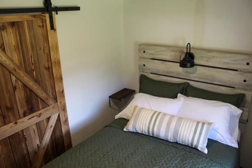 Cabin 6 at Horse Creek Resort - photo 15