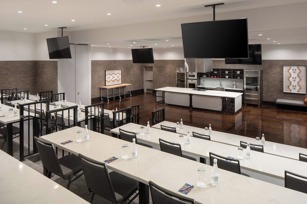 Luminary Hotel & Co. Autograph Hotels - photo 84