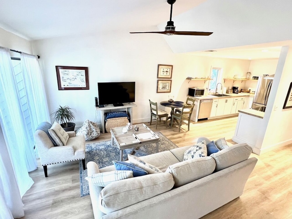 Tranquil Oasis Golf Course Views Near Beach 1809 in Seabrook Island, United States