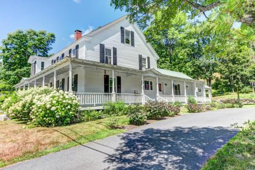 New Lovely Vermont Hamlet Home near Rock River — 4-Star Luxury Hotel in Newfane, United States