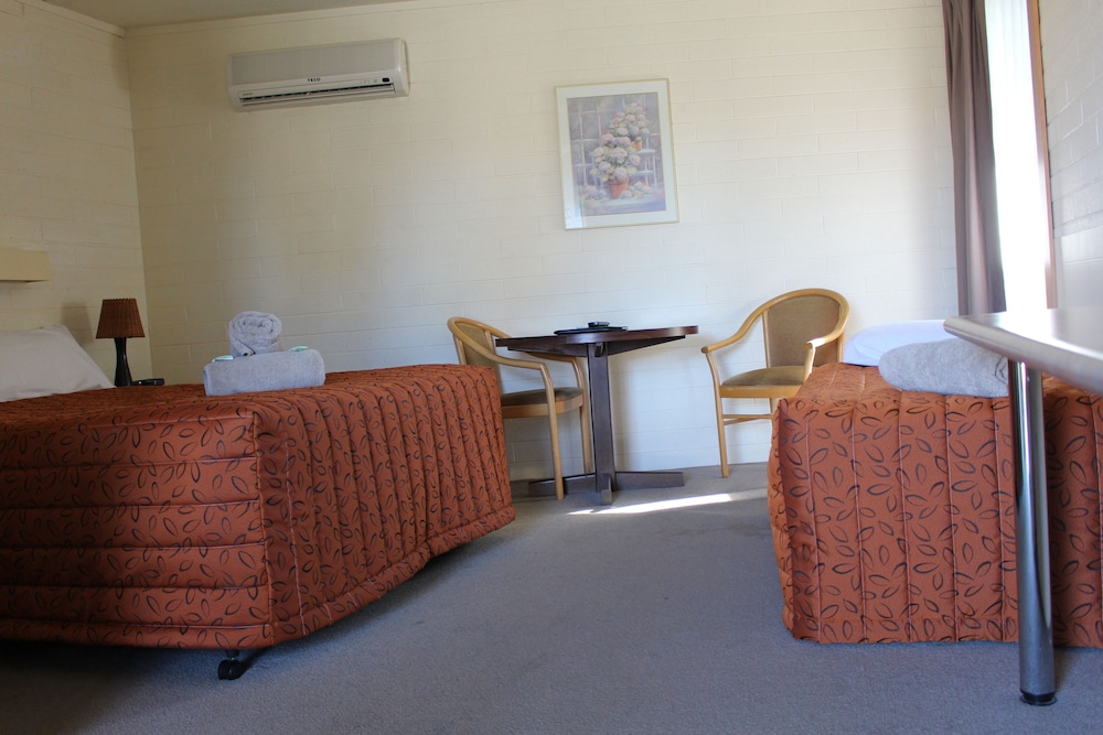 Cobram Colonial Motor Inn — Cobram — photo 4