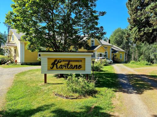 Mansikkaharju Kartano — 4-Star Luxury Hotel in Leppaevirta, Finland