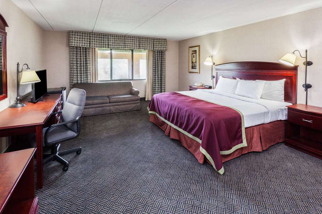 Baymont by Wyndham Michigan City - photo 9