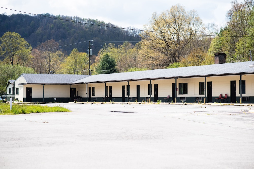 Summers Inn - photo 16