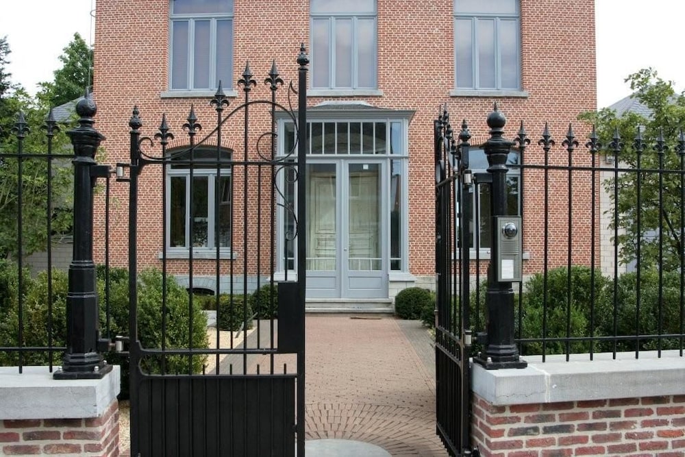 B&B Auberginn — 4-Star Luxury Hotel in Tessenderlo, Belgium
