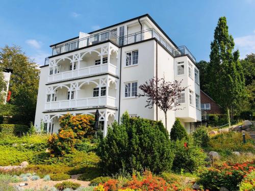 Villa Sanddorn — 4-Star Luxury Hotel in Ostseebad Binz, Germany