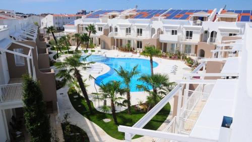 Wave Village Piazza Trieste — 4-Star Luxury Hotel in Lido Di Jesolo, Italy