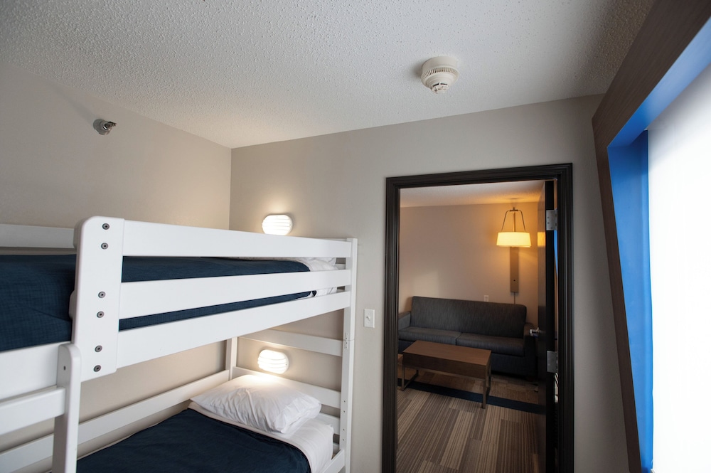 Holiday Inn Express Houghton Keweenaw by IHG - photo 24