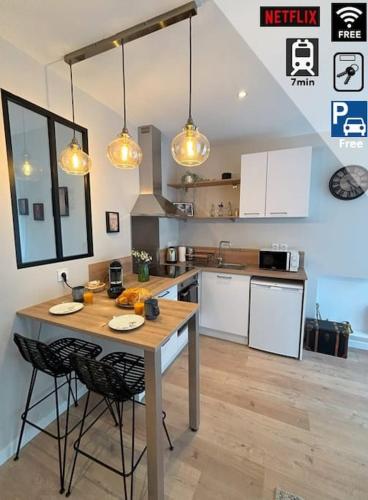 Studio Titanic Cherbourg Netflix Parking in Cherbourg-Octeville, France