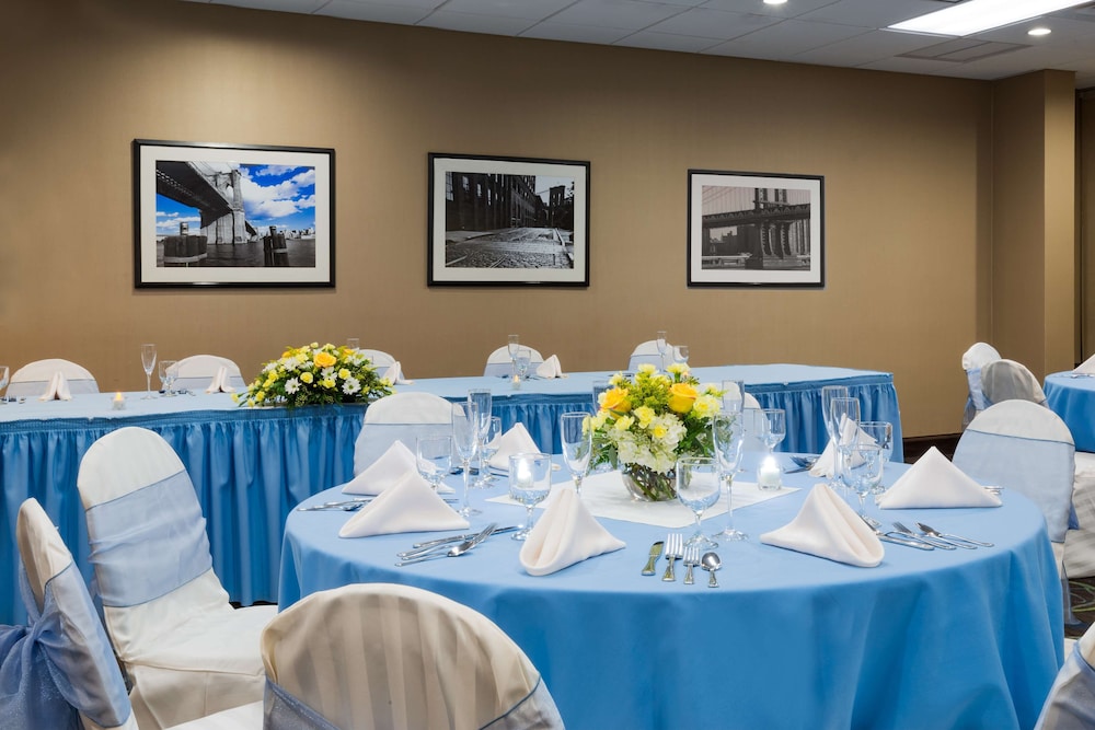 Hampton Inn White Plains Tarrytown - photo 25