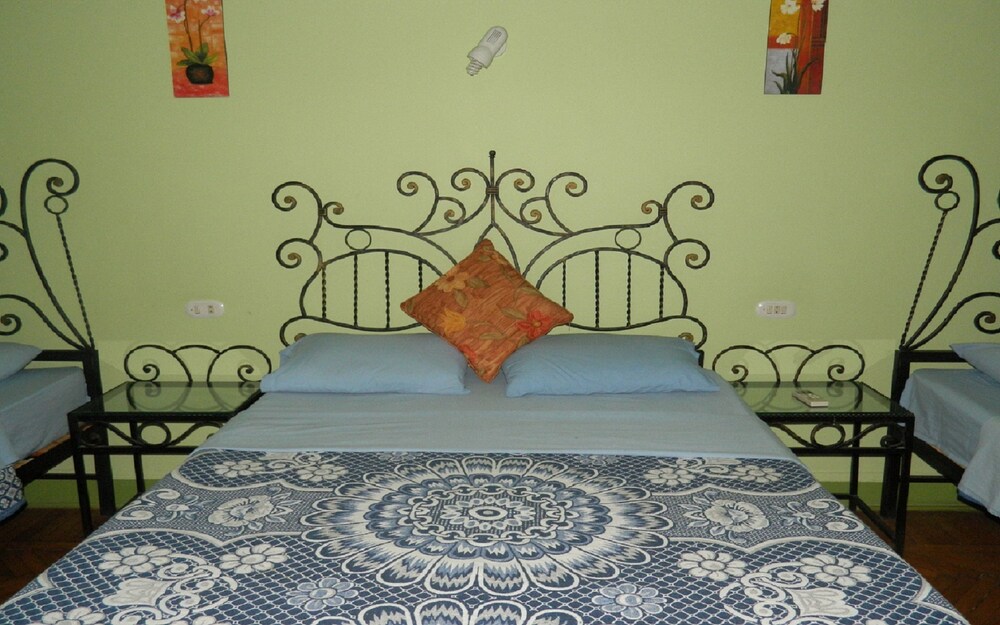 Bella Luna Hotel