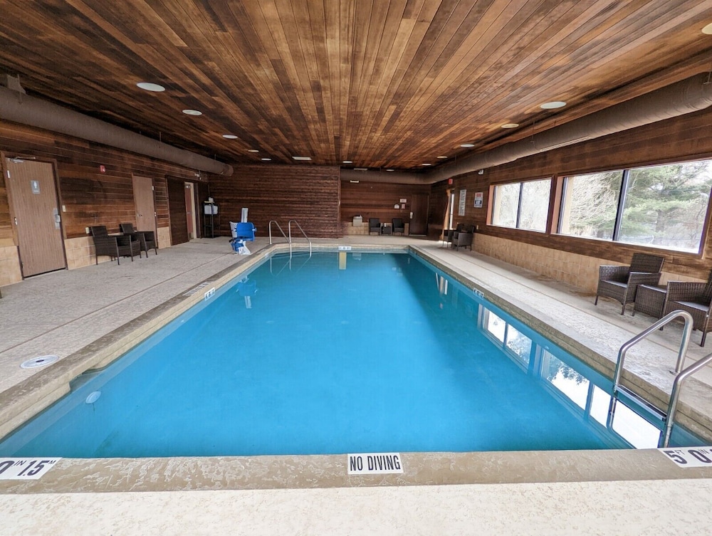 Cobblestone Inn & Suites Merrill - photo 32