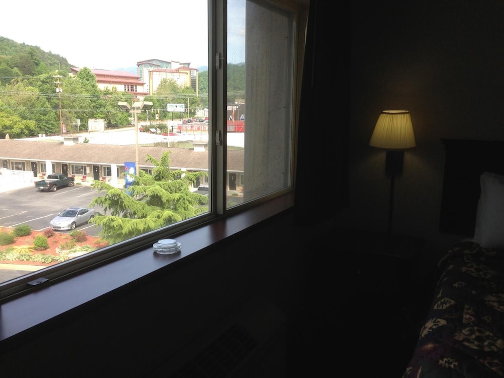 Cherokee Grand Hotel - photo 19