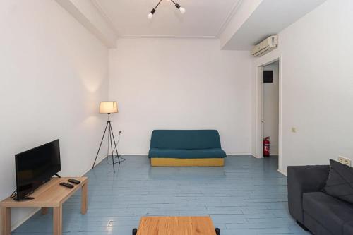 Modern Apartment Next to Stamba and Rooms