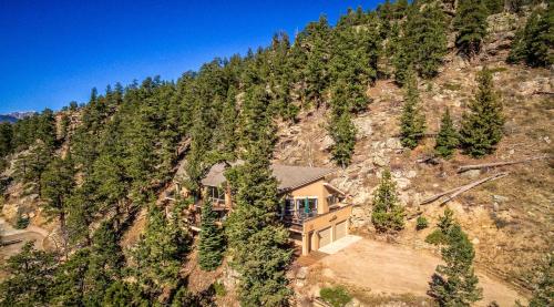 Cedar Upper Luxury Vacation At Windcliff 3 Bedroom Home by RedAwning — 4-Star Luxury Hotel in Estes Park, United States
