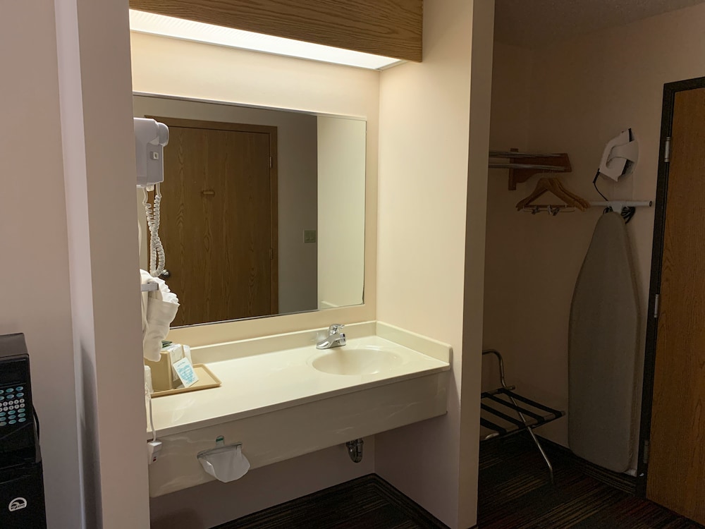 Budgetinn & Suites - photo 9