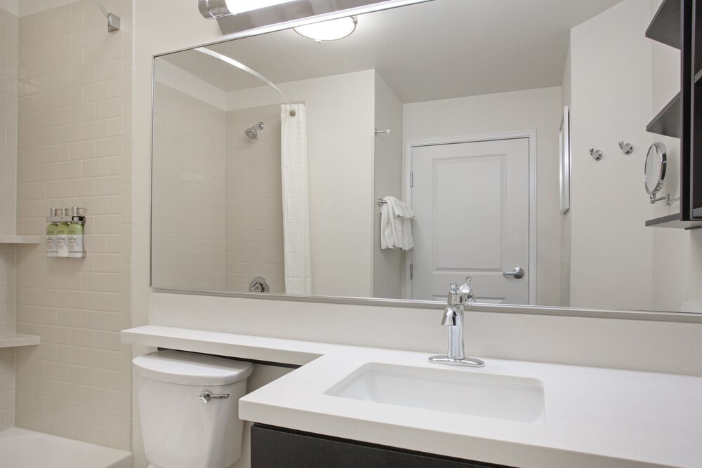 Candlewood Suites Pueblo by IHG - photo 16