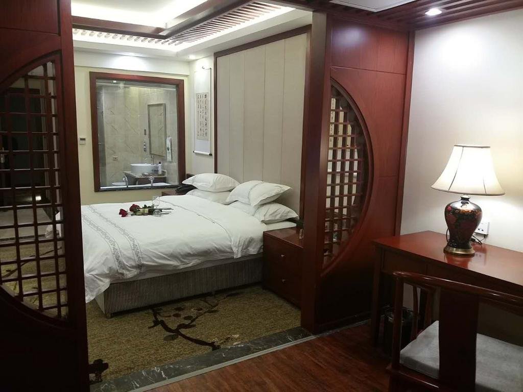Mingshan Hotel - last minute hotel in Chengdu