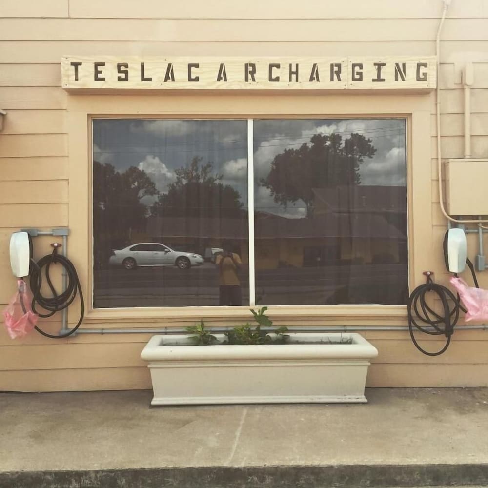 Coach Light Inn Brenham - photo 34