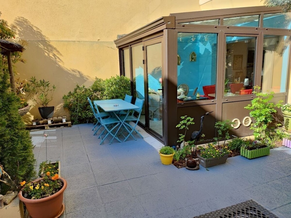 Hôtel du Fort in Meulan-En-Yvelines, France