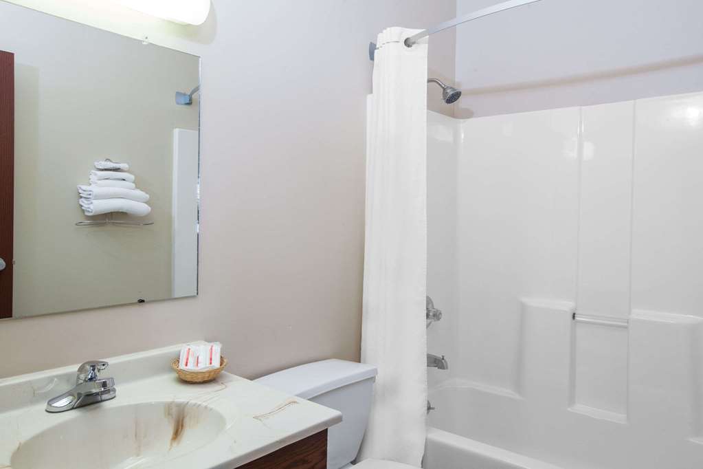 Super 8 by Wyndham Mason City - photo 11