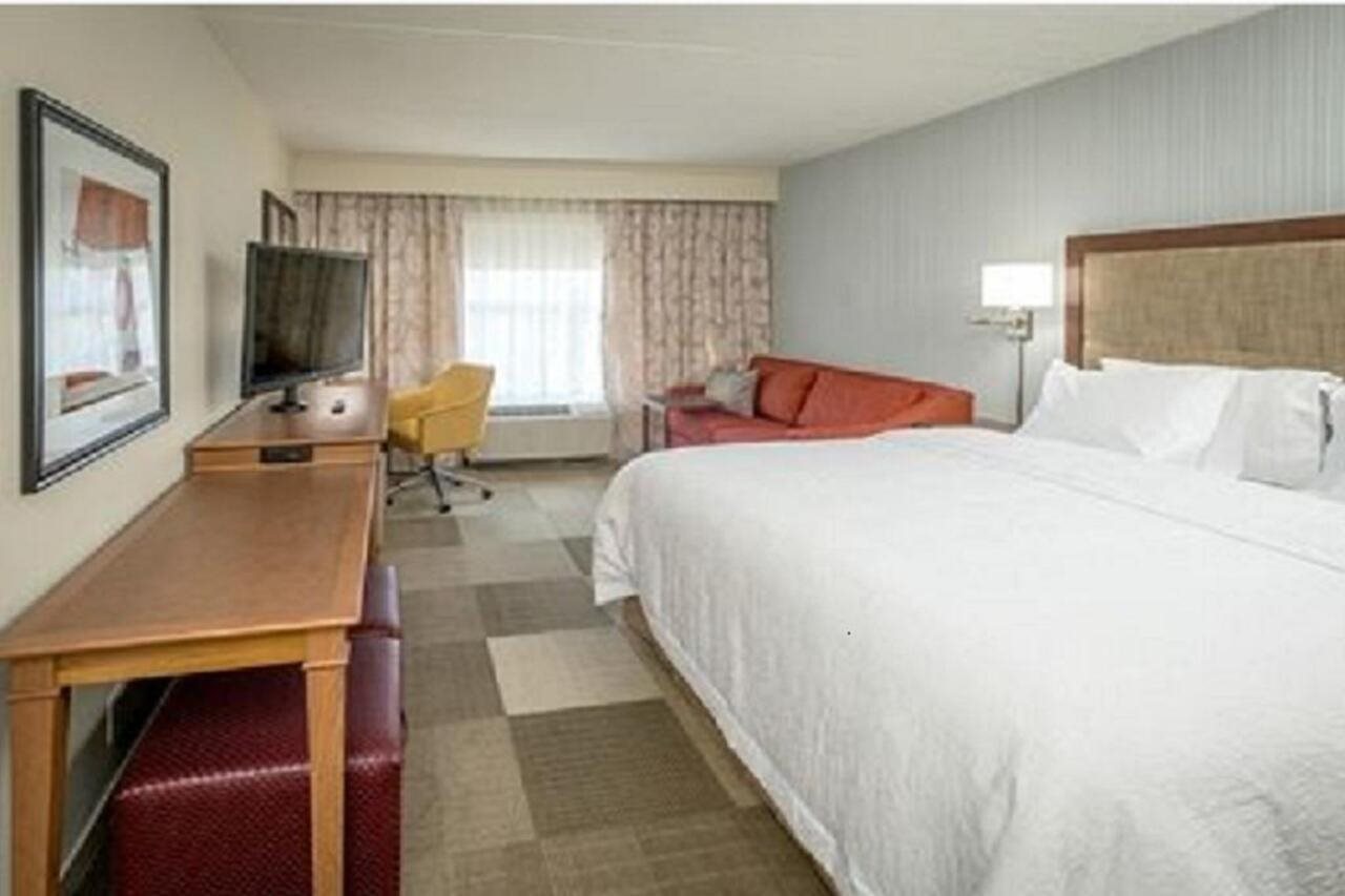 Hampton Inn & Suites Pittsburgh New Stanton - photo 2