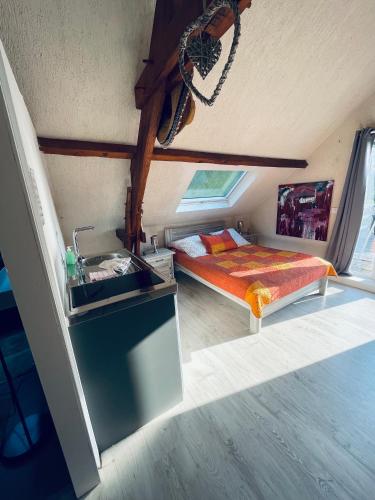 Studio Au Bord de la Foret de Perseigne — hotel in Beauvoir-Sur-Mer