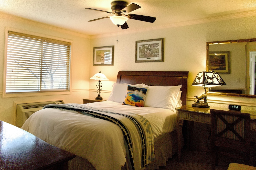Yellowstone Gateway Inn - photo 12