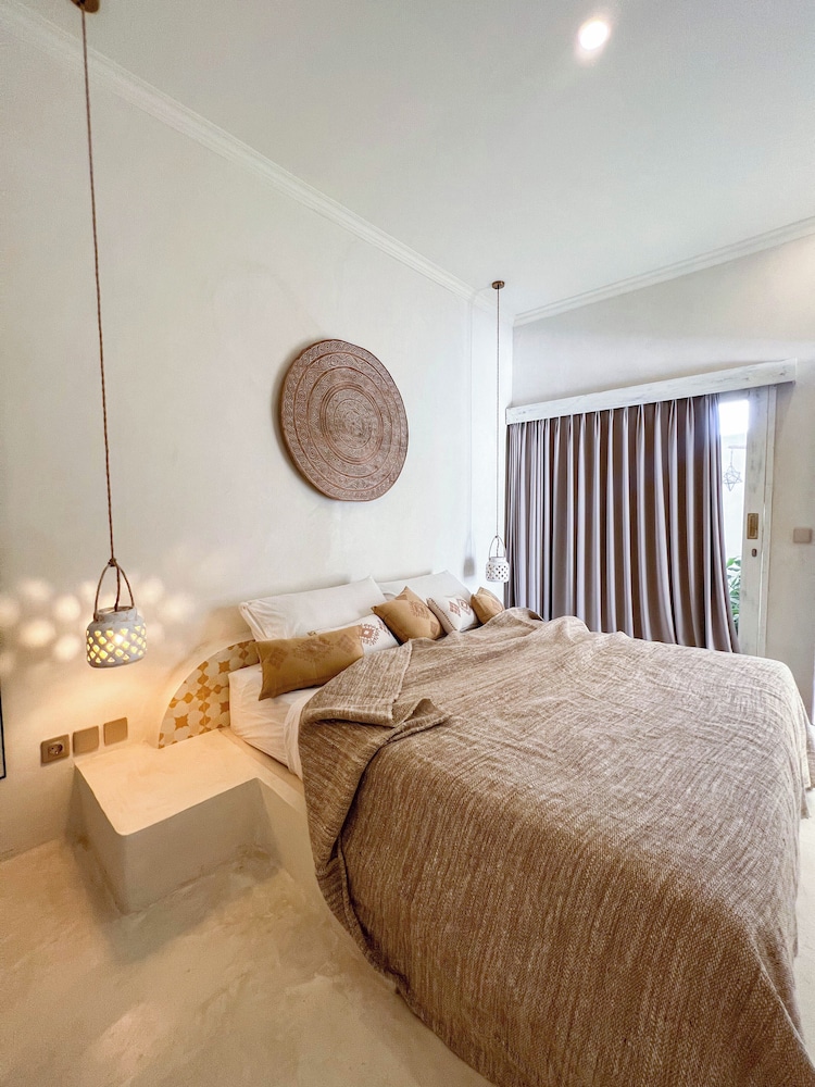 Casa Blanca — 4-Star Luxury Hotel in Canggu, Indonesia