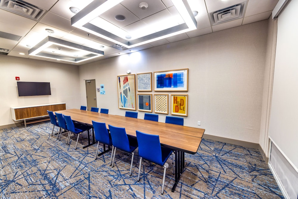Holiday Inn Express & Suites Harrisonburg University Area by IHG - photo 50