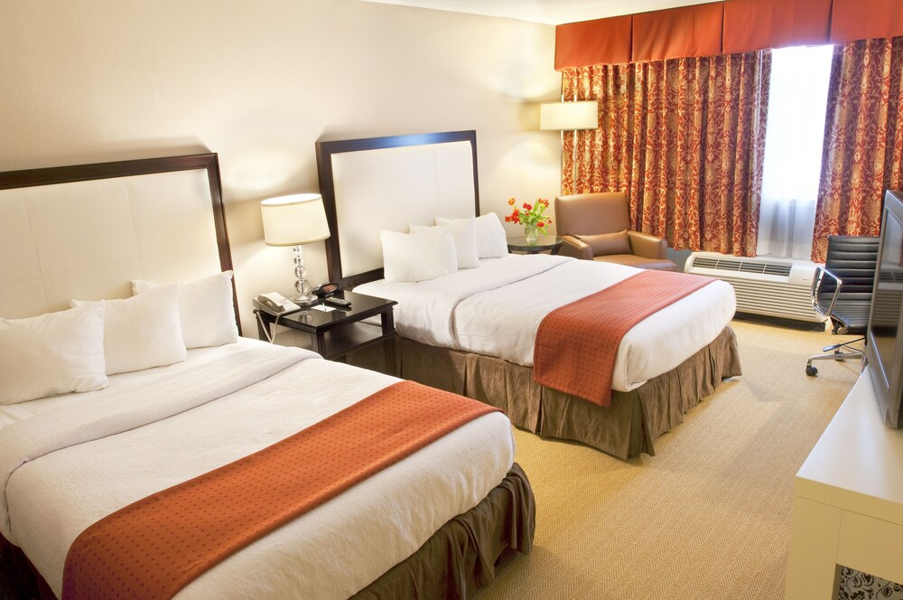Holiday Inn Hotel & Suites Boston Peabody by IHG - photo 13