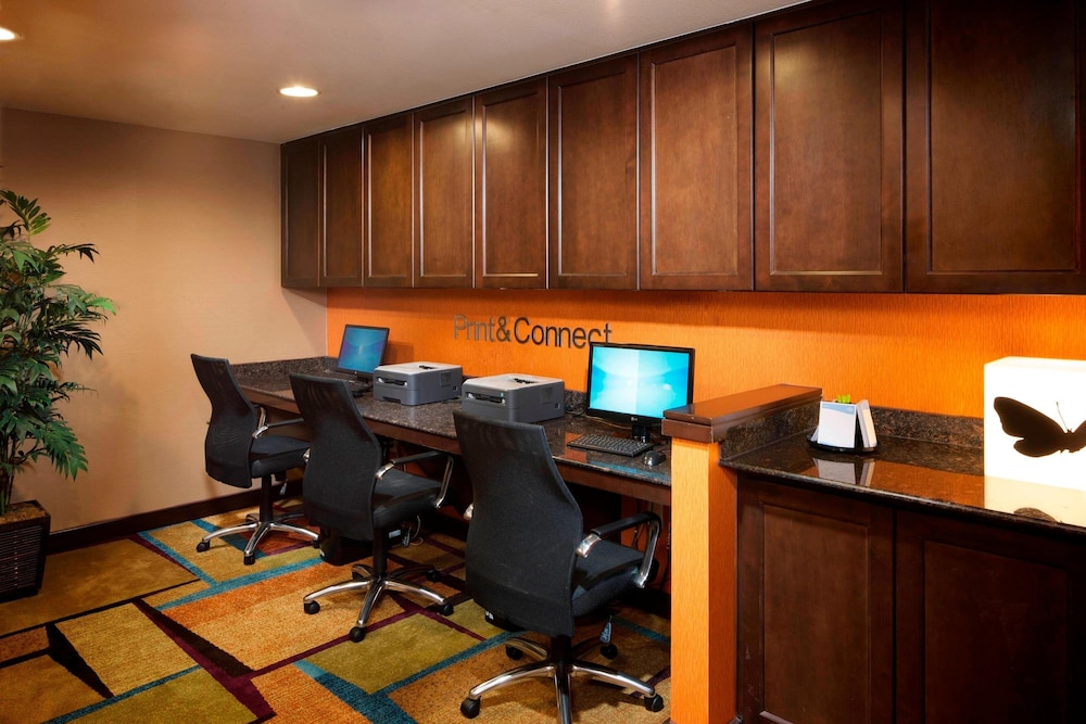 Fairfield Inn & Suites Houston Intercontinental Airport - photo 16