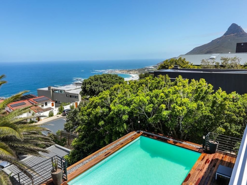 The Views — 4-Star Luxury Hotel in Cape Town, South Africa