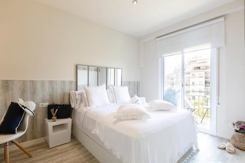 Chic Gran Via Apartment — 4-Star Luxury Hotel in Barcelona, Spain