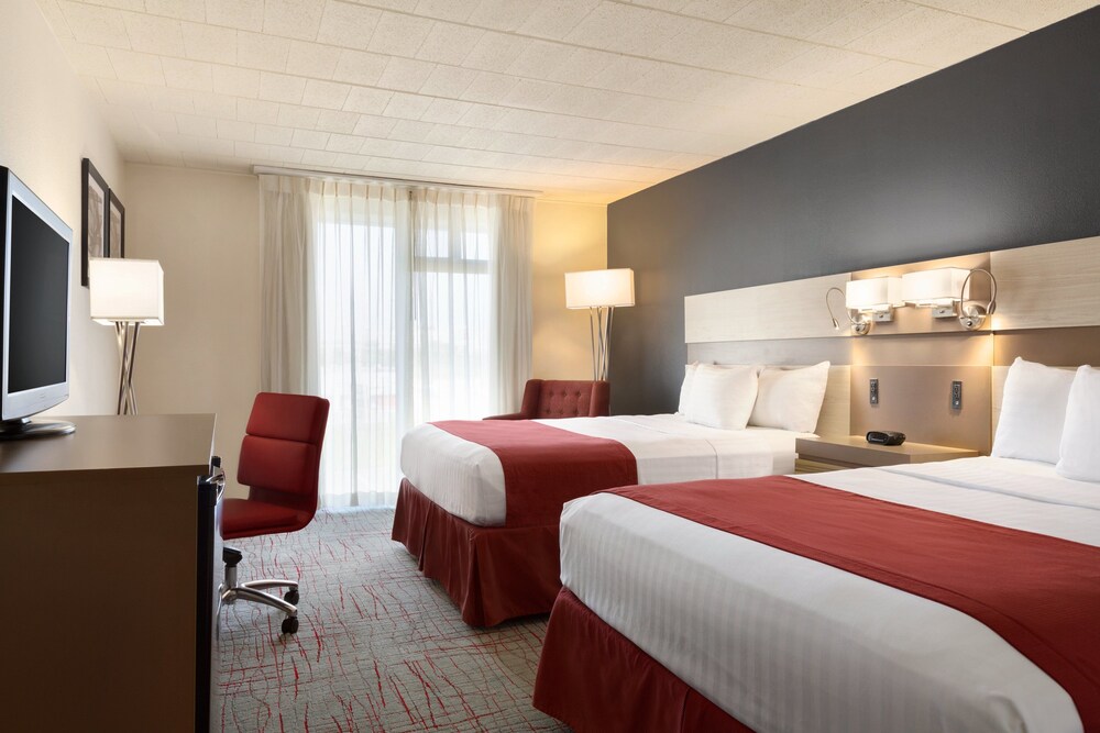 Ramada by Wyndham Clarion - photo 9