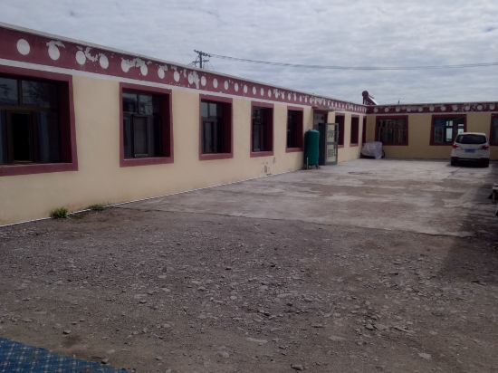 Baoya Family Hotel in Gonghe, People's Republic of China