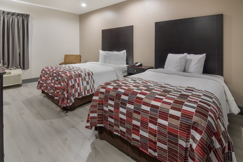Red Roof Inn Terrell - photo 15