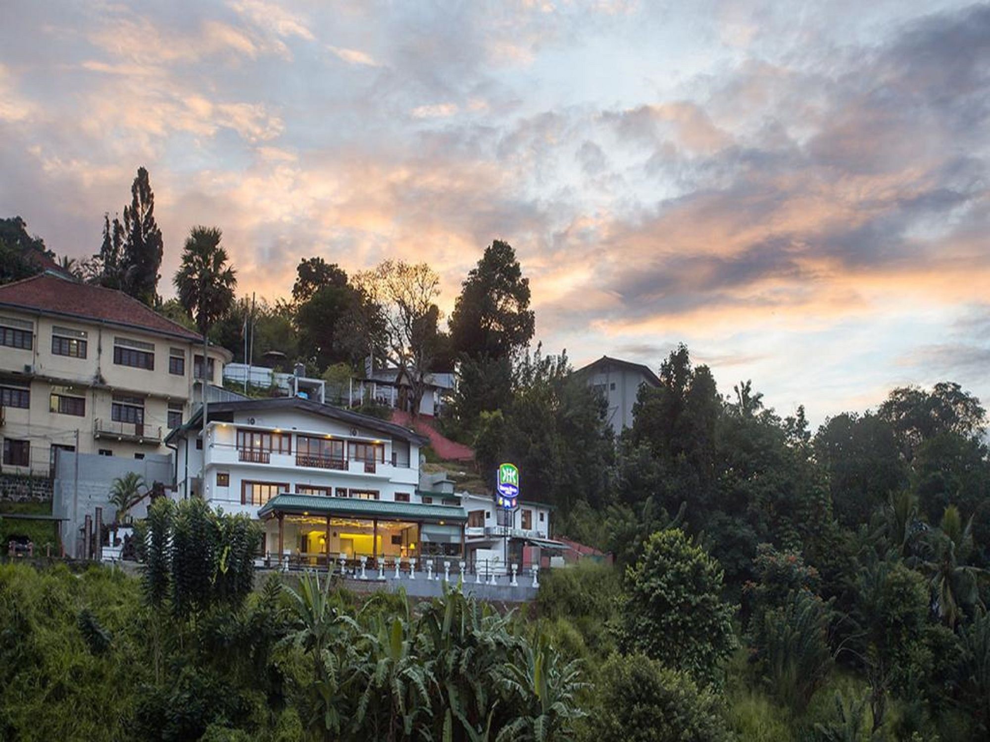 Heaven Seven Kandy - carbon neutral hotel in Kandy