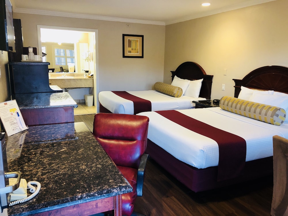 Dynasty Suites Hotel Riverside - photo 33