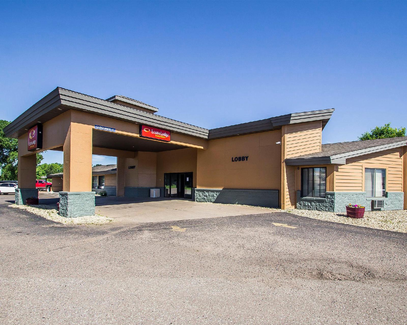 Econo Lodge Inn & Suites - photo 2