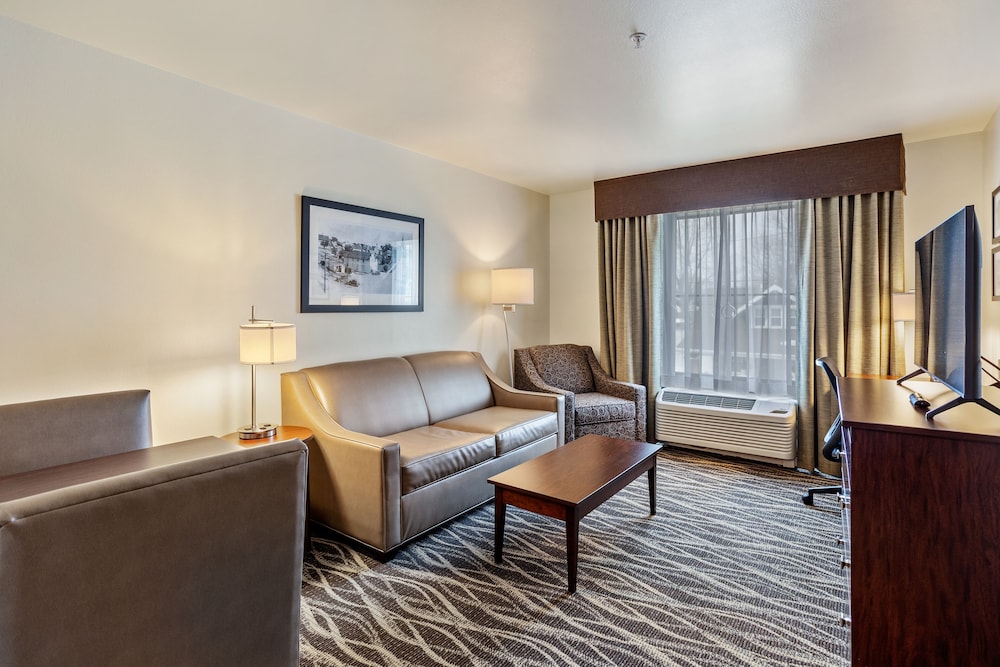 Cobblestone Hotel & Suites Little Chute - photo 14
