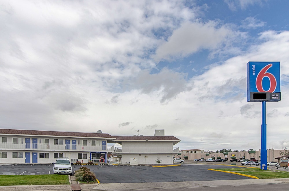 Motel 6 Rock Springs WY - featured photo