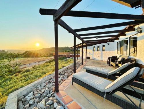 Panorama Paradiso by CasadeLuz 5Acre 360 Retreat close to Old Town Temecula Wine Country in Temecula, United States