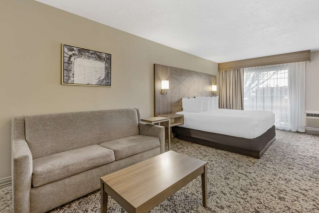 Best Western Plus Grand Manor Inn - photo 11