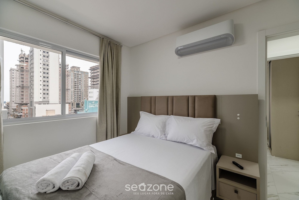 2BR apt w BBQ 700m From the Beach Sir0501