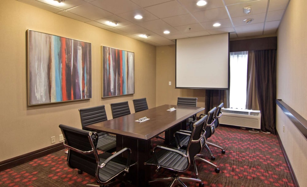 Hampton Inn Columbus South - photo 80