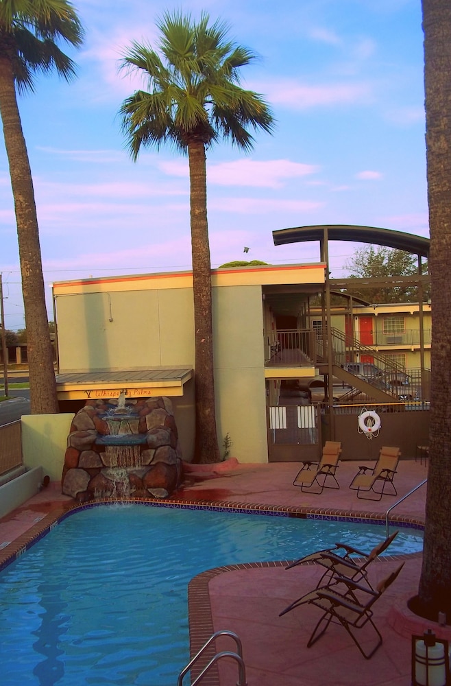 Whispering Palms Inn - photo 20