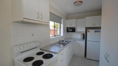 Yamba Towers unit 12 — Yamba — photo 3