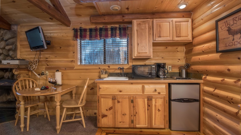 Upper Canyon Inn & Cabins - photo 43