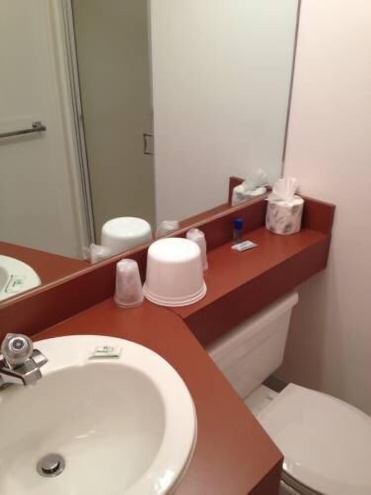 Cozy Cove Beachfront Resort Inn - photo 37